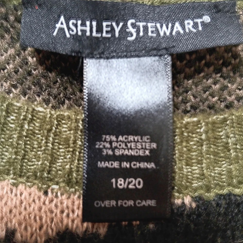 Ashley Stewart. Camouflage sweater - Picture 3 of 4